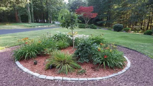 Dunstable, MA 01827,161 Pleasant St