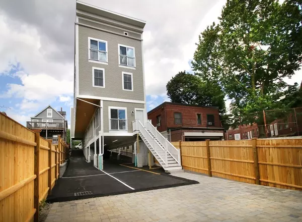 Boston, MA 02127,4 Kemp Street #3