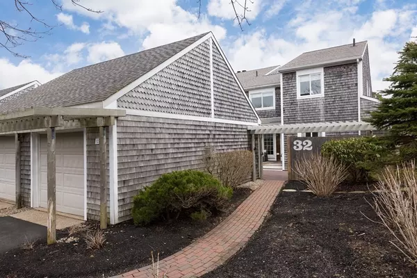 1 Belmont Rd #TH 32, Harwich, MA 02671