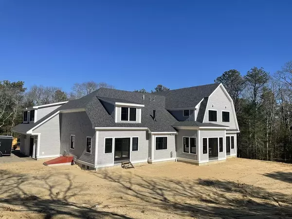 6 Highwood Way, Mashpee, MA 02649