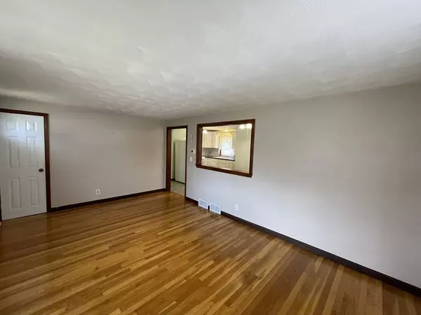 Springfield, MA 01119,94 Pineview Dr