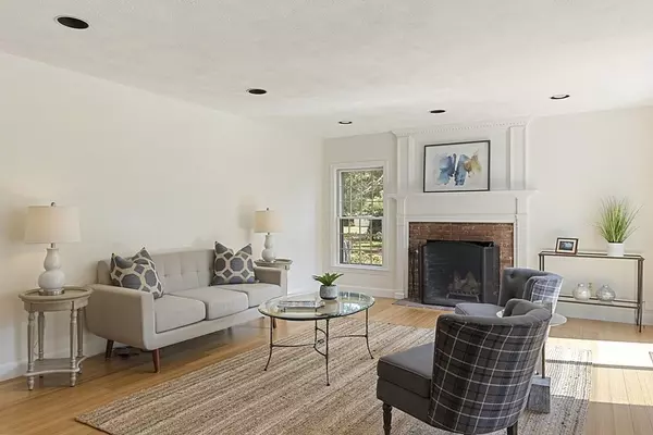 Concord, MA 01742,17 Edmonds Road #17