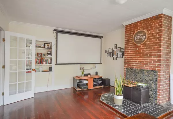 Boston, MA 02128,255 Webster