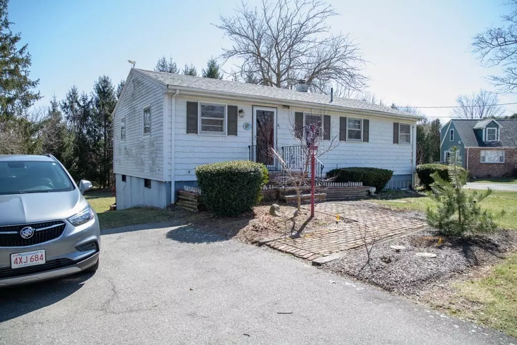 Swansea, MA 02777,81 Oak St