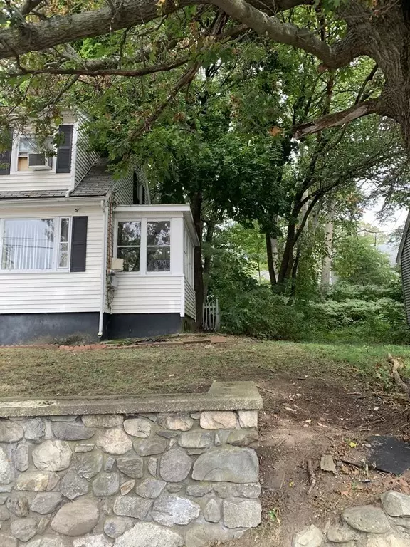 Methuen, MA 01844,115 Lawrence St