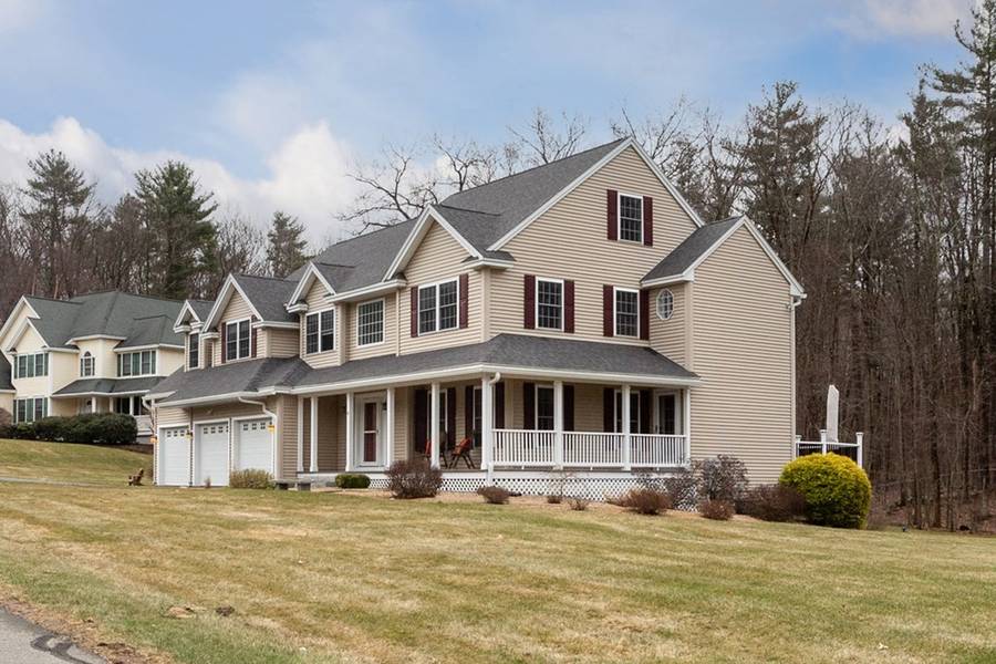 6 Fox Hollow, Plaistow, NH 03865