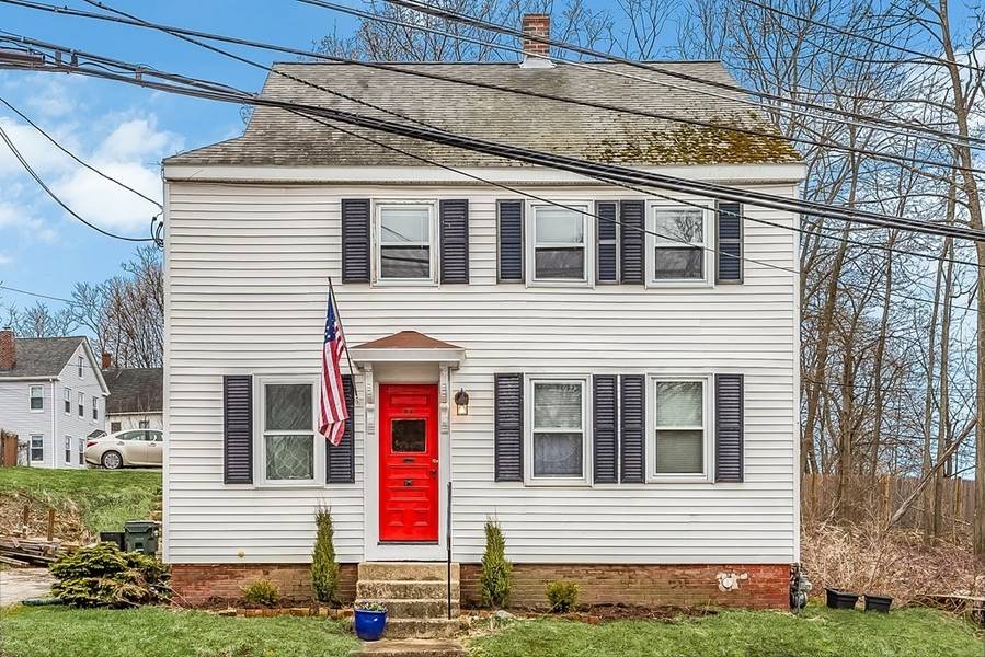 94 Elm St #B, Amesbury, MA 01913