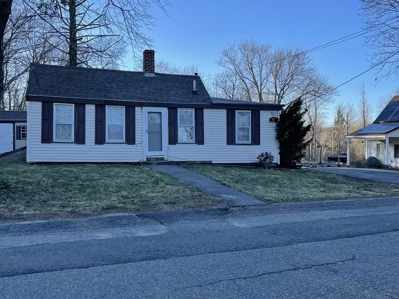 75 Oak St, Abington, MA 02351