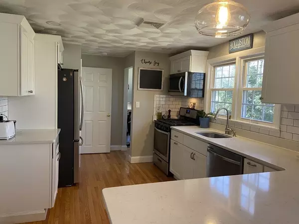 Holliston, MA 01746,260 Marked Tree Road