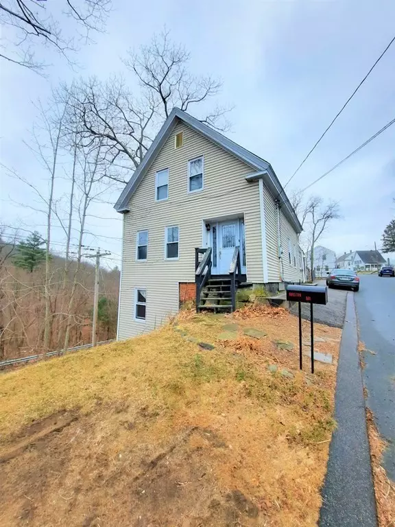 28 Tremont St, Athol, MA 01331