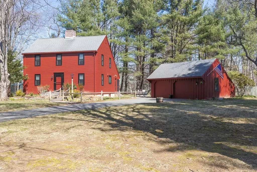 Topsfield, MA 01983,8 Meadowview Rd