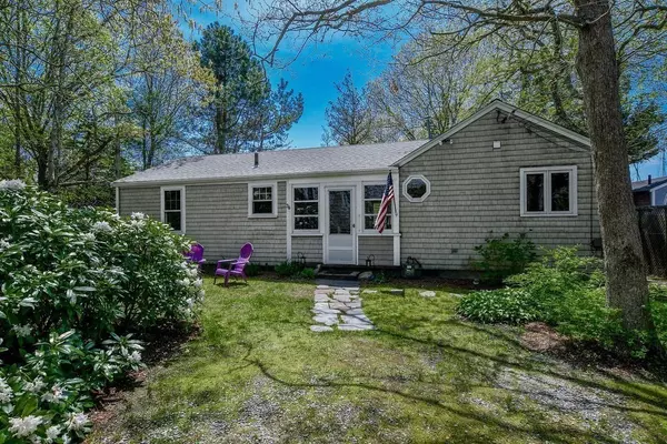 36 Neds Point Rd, Mattapoisett, MA 02739