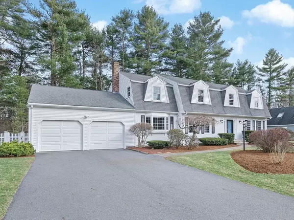 45 Ledgetree Rd, Medfield, MA 02052