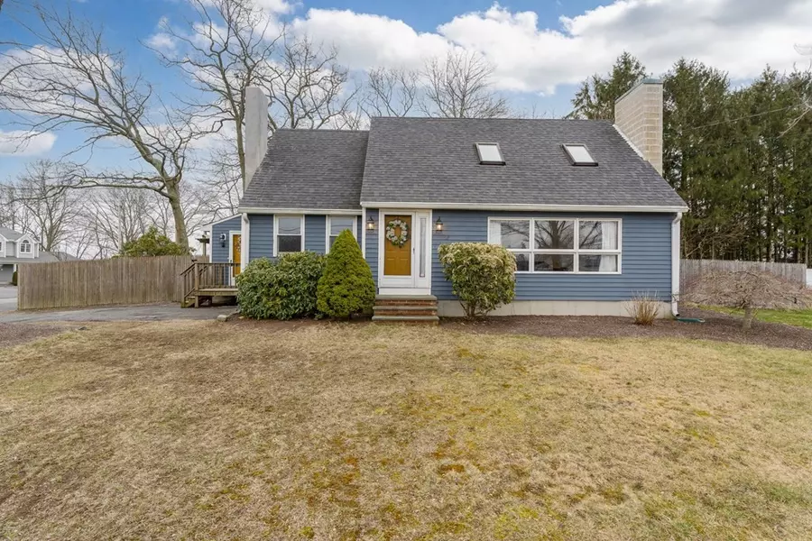 862 Regan Rd, Somerset, MA 02726