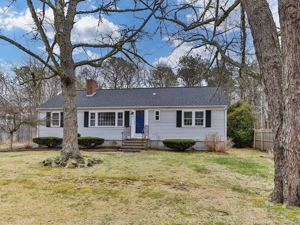 41 Hemlock Ln, Dennis, MA 02660