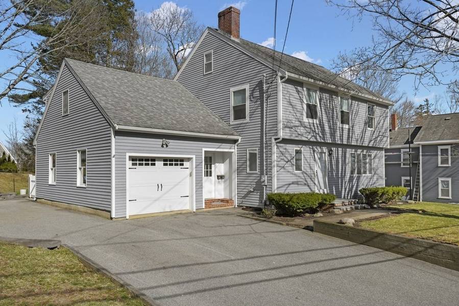 67 Powow Street, Amesbury, MA 01913