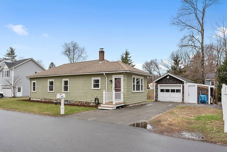 14 Davis Park, Plaistow, NH 03865