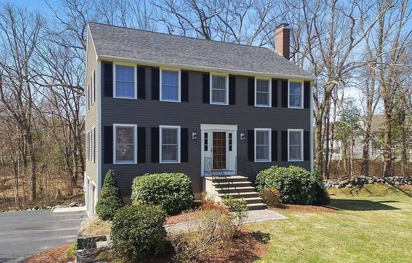 25 English Circle, North Andover, MA 01845