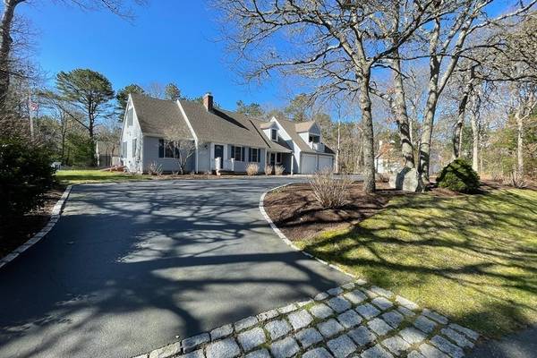 65 Amos Landing Rd,  Mashpee,  MA 02649