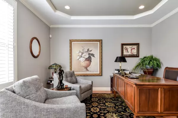 Southborough, MA 01772,123 Carriage Hill Circle #123