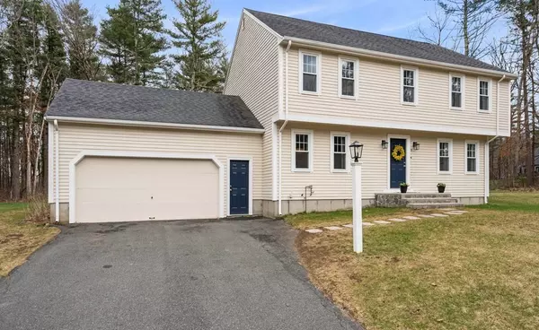 8 Brewster Rd, Norfolk, MA 02056