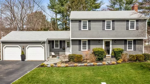 4 Heritage Rd, Hingham, MA 02043