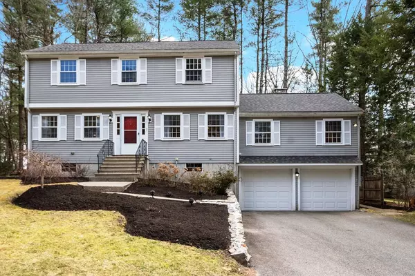 7 Robinwood Rd, Acton, MA 01720