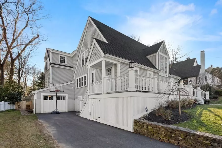 140 Laurel Dr, Needham, MA 02492