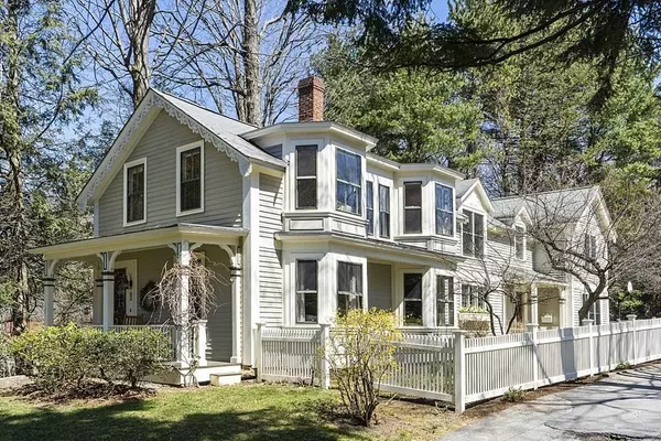 78 Monument St, Concord, MA 01742