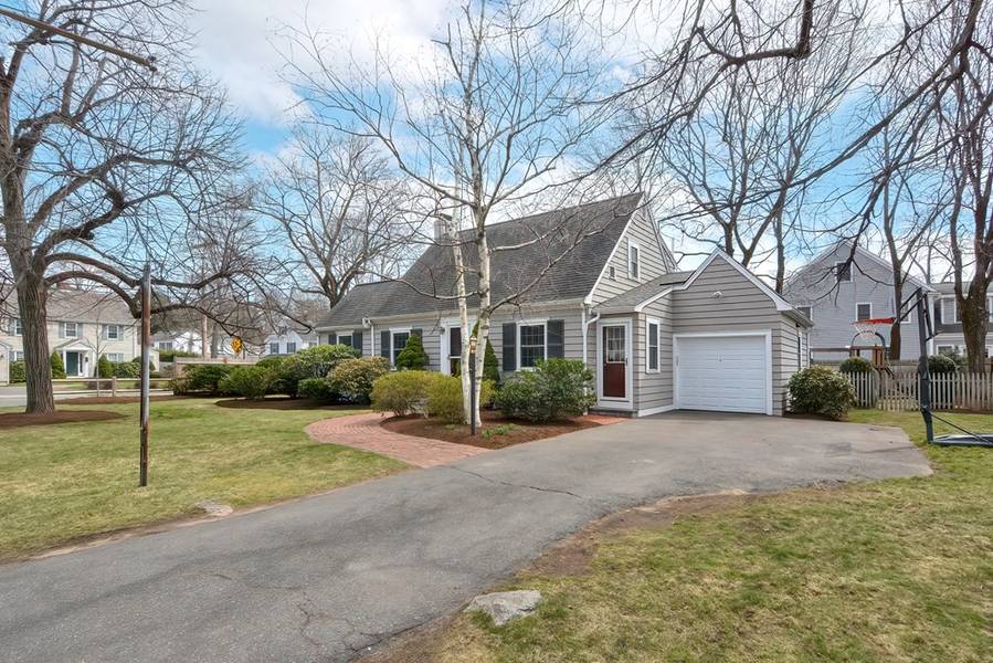 2 Shirley Rd, Wellesley, MA 02482