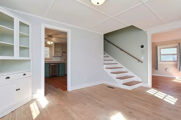 Upton, MA 01568,46 School Street