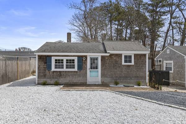 321 Main St #B, Dennis, MA 02638