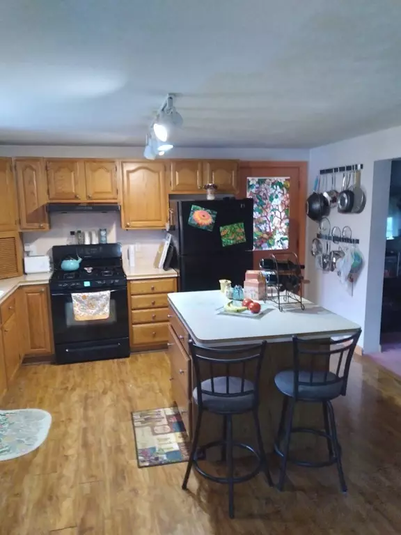 Leicester, MA 01524,6 Cedar Lane