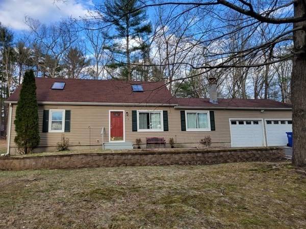 228 Grantwood Dr, Amherst, MA 01002