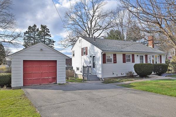 Randolph, MA 02368,60 Russ St