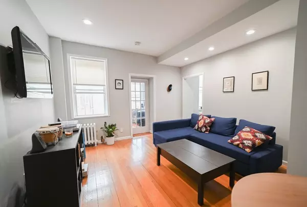 Brookline, MA 02446,98 Saint Paul St #4