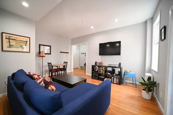98 Saint Paul St #4, Brookline, MA 02446