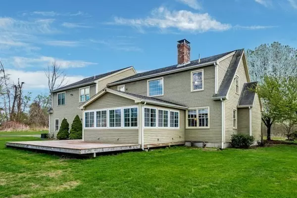 Upton, MA 01568,82 Taft St