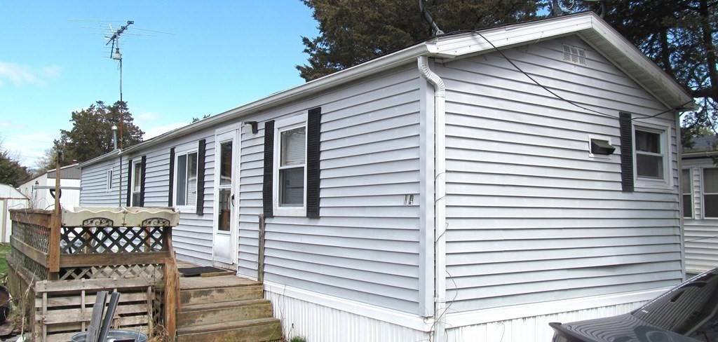 14 Fifth Ave, Bourne, MA 02559