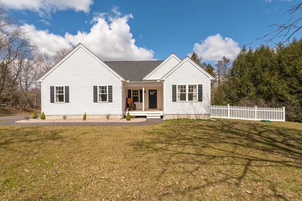 63 Heald St, Pepperell, MA 01463