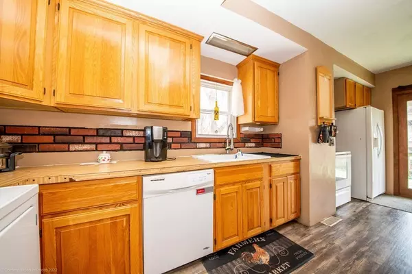 Wareham, MA 02571,529 Main St