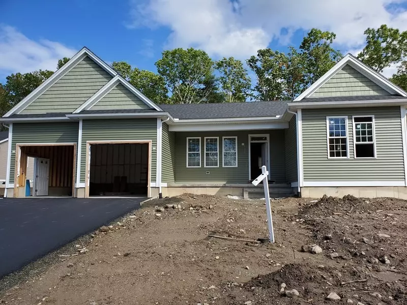 29 Lyon Green, South Hadley, MA 01075