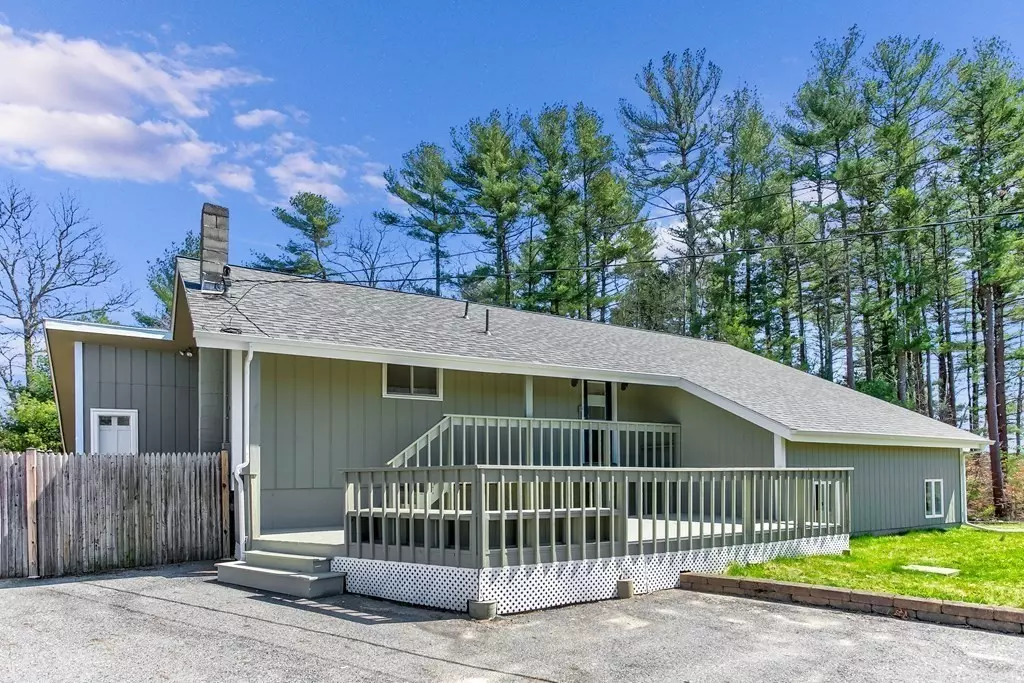 Rochester, MA 02770,116 Pine St