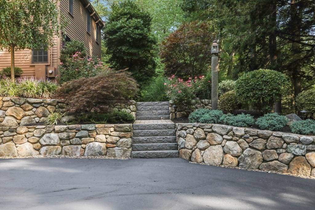 Boxford, MA 01921,67 Moonpenny Dr