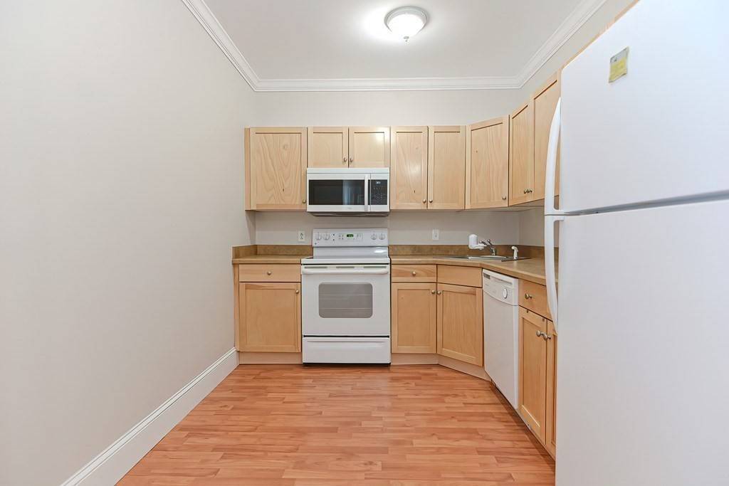 North Attleboro, MA 02760,426 Mount Hope St #410