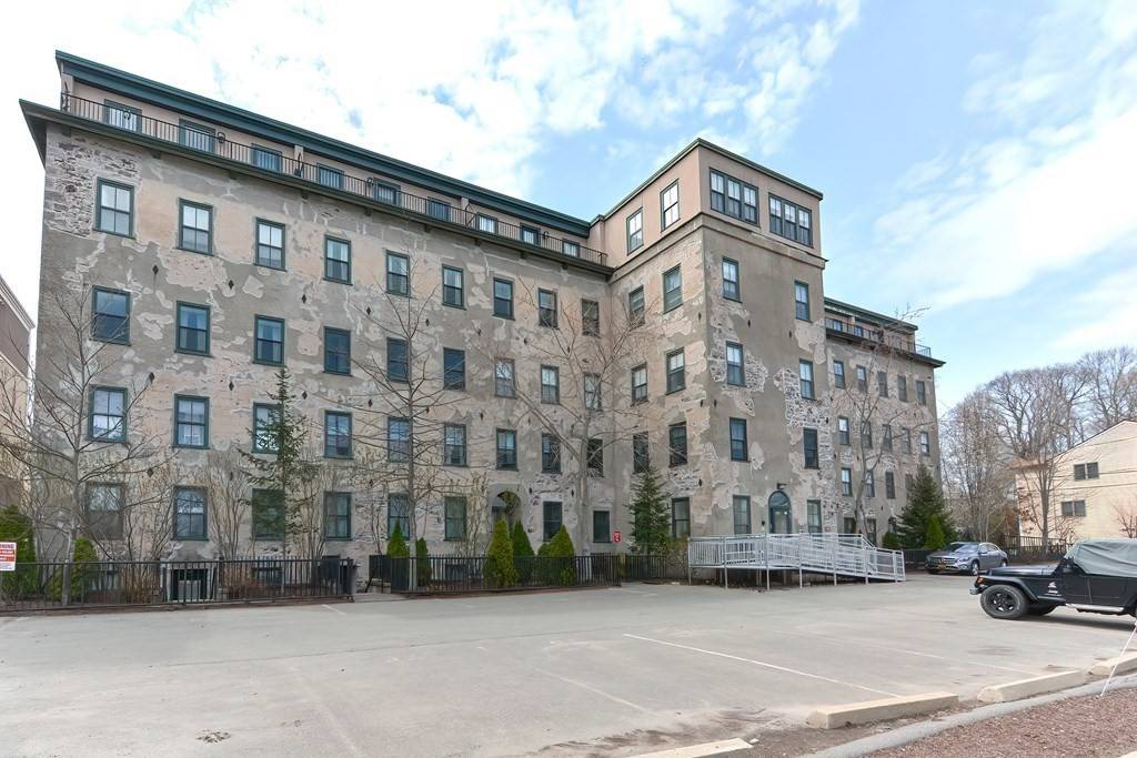 North Attleboro, MA 02760,426 Mount Hope St #410