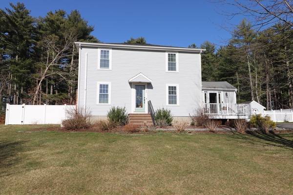 38 Pond St, Carver, MA 02330