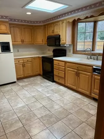 Ayer, MA 01432,122 Oak Ridge Dr