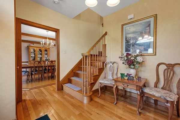 Charlton, MA 01507,109 Freeman Rd