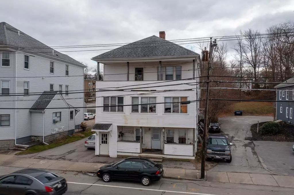 Webster, MA 01570,56 E Main St
